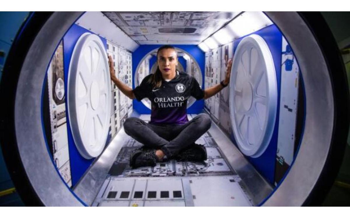 Una camiseta de otro planeta: el Orlando Pride lanza con la NASA su equipación al espacio